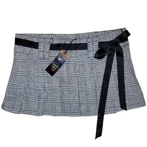 NWT Dolls Kill Delia's Sabrina Carpenter Style Pleated Mini Skirt Size Large